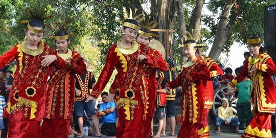 Mengenal Tari Maena, Kesenian Tradisional Pulau Nias untuk Menyambut Tamu