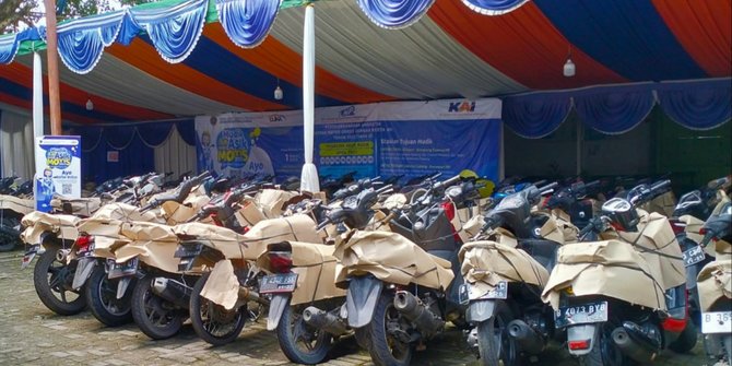 Motor Pemudik Mulai Berdatangan di Stasiun Purwosari Solo