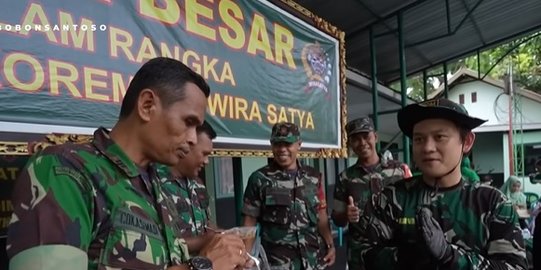 Pria Ini 'Nekat' Masuk Markas TNI, Aksi yang Dilakukannya Bikin Heboh Kodim