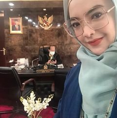 potret romantis ingrid kansil dengan sang suami