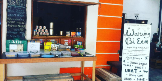 Romantisnya Warung Bi Eem di Bandung, Bisa Ngopi Bak Dilan dan Milea