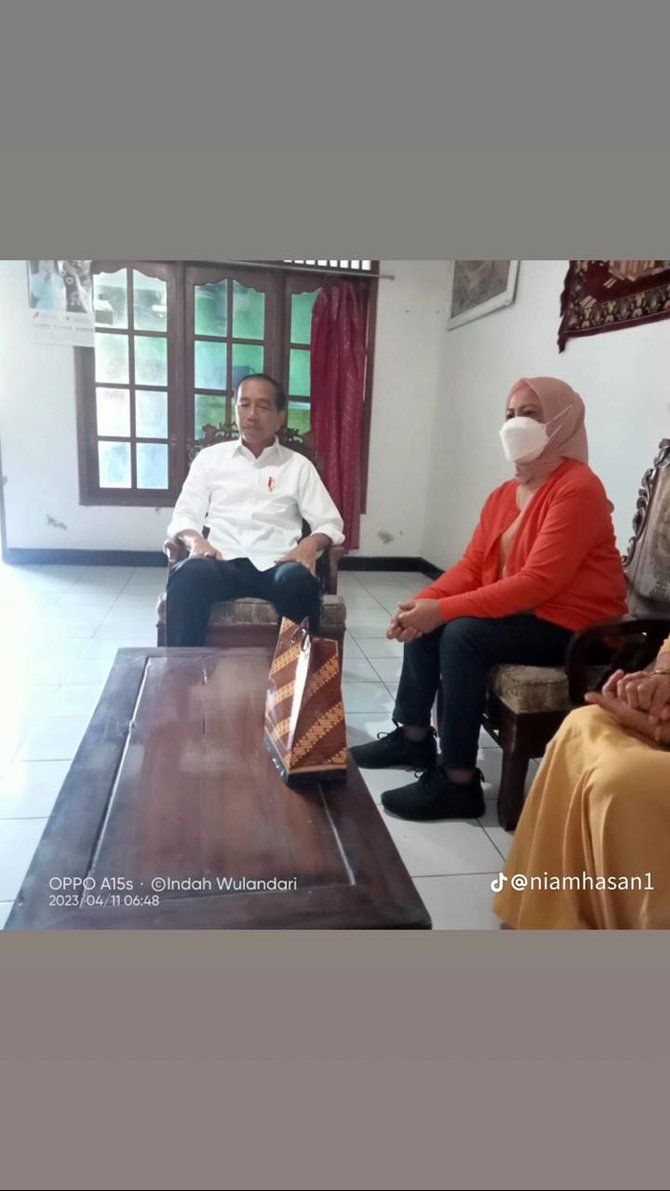 momen jokowi takziah ke rumah sahabat lamanya di boyolali jadi tontonan tetangga