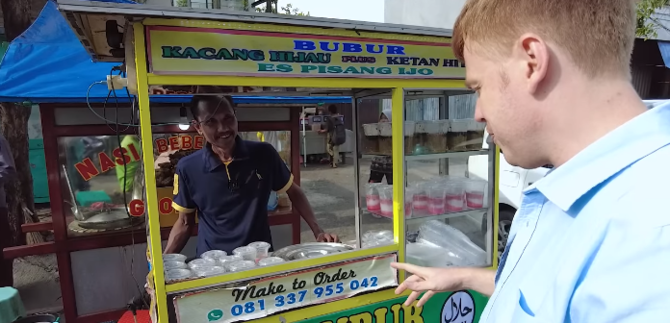 tukang bubur ini istimewa