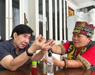 anak presiden pertama ri bertemu ida dayak