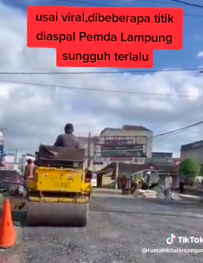 jalan lampung yang rusak mulai diperbaiki setelah dikritik warga lsquoterima kasih bima039