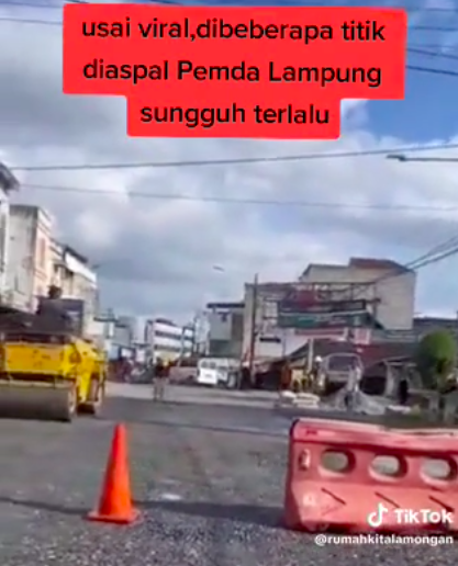 jalan lampung yang rusak mulai diperbaiki setelah dikritik warga lsquoterima kasih bima039