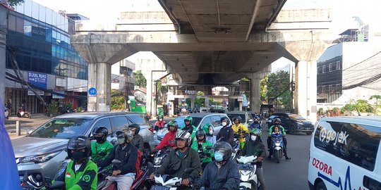 Kemacetan Parah Usai Penutupan Simpang Santa