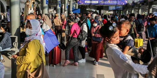 Stasiun Pasar Senen Mulai Padat, 24.000 Pemudik Meninggalkan Jakarta