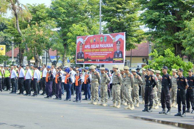 wawali kota pasuruan pimpin apel gelar pasukan ketupat 2023