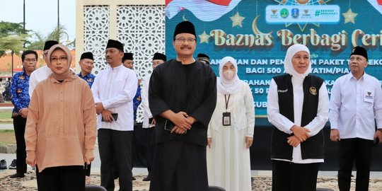 Gubernur Jatim Bersama Wali Kota Pasuruan Bagikan Bantuan untuk Anak Yatim