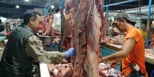 Kebutuhan Daging Naik Jelang Lebaran, Dinas Pertanian Cek Kondisi Daging ke Pasar