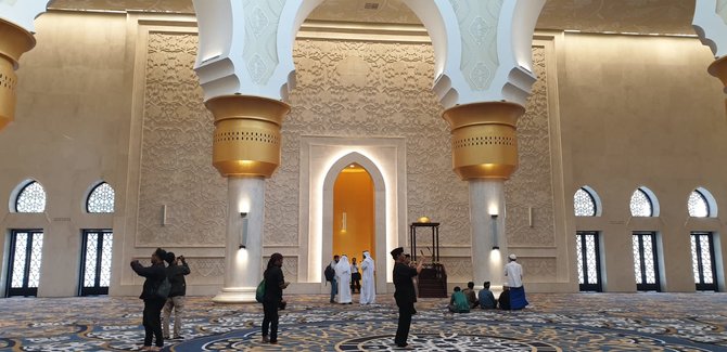 masjid raya sheikh zayed solo