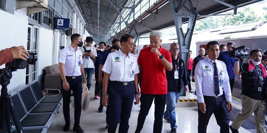 Para Pejabat Ramai-Ramai Kunjungi Stasiun Pasar Senen, Termasuk Ganjar Pranowo