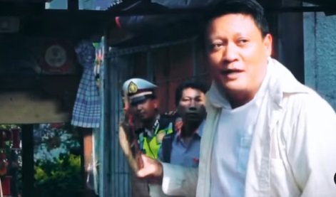 jenderal polisi ditelepon senior sudah lama pensiun sadar dunia hanya semu belaka