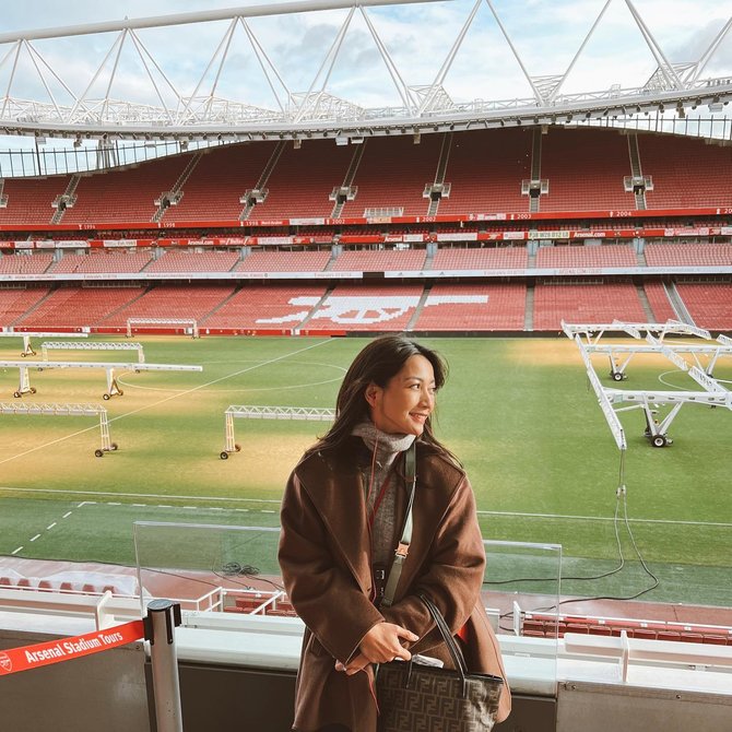 hesti purwadinata liburan di inggris