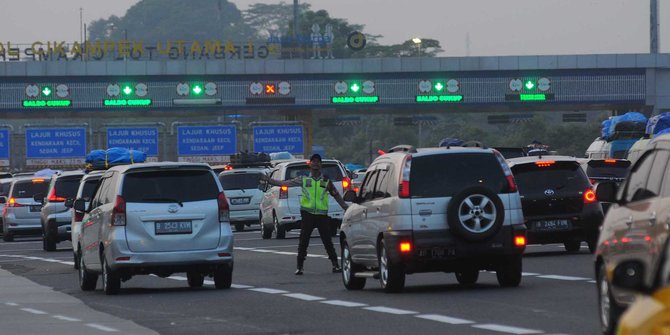 Titik Macet di Tol Trans Jawa: Cipali KM 81, Japek KM 15 & Layang MBZ Buka Tutup