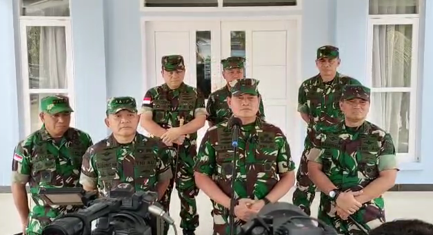 jerit quotkomandoquot prajurit luka ditembaki kkb papua depan panglima tni dan kasad