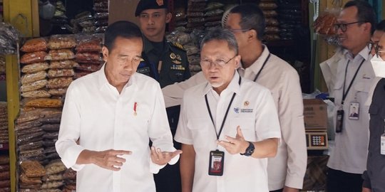 Indikator: Peran Mendag Zulkifli Hasan di Balik Tingginya Kepuasan Publik pada Jokowi