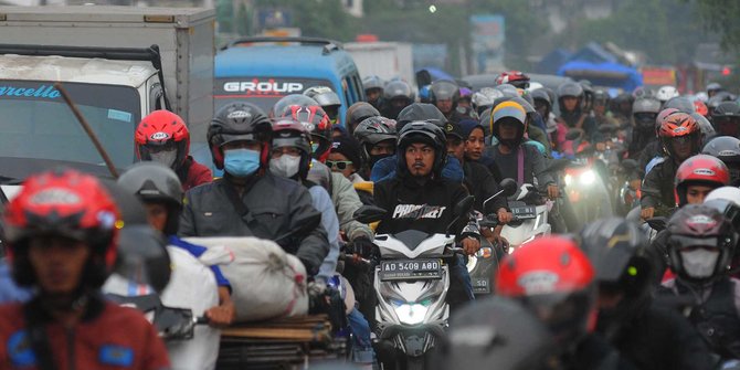 Perjuangan Ihsan 20 Jam Naik Motor dari Jambi ke Sumsel Demi Mudik ke Kampung Halaman