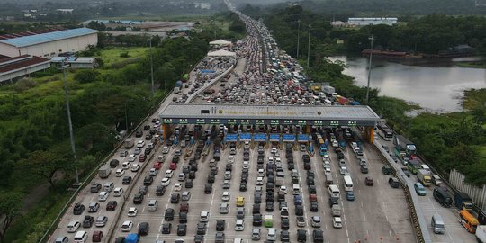 Update Lalu Lintas Tol Jakarta-Cikampek Pagi Ini: Padat & Contraflow Masih Diterapkan