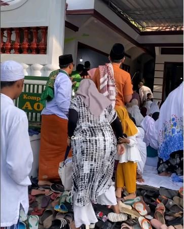 jemaah aolia laksanakan salat ied