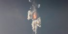 Pesawat Luar Angkasa Elon Musk Meledak saat Meluncur dengan Roket Raksasa di Texas