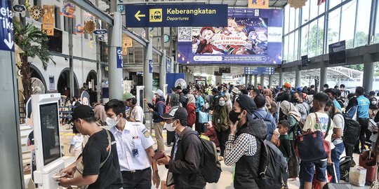 H-1 Lebaran Tercatat 362.000 Pemudik Berangkat dari Stasiun Gambir dan Pasar Senen