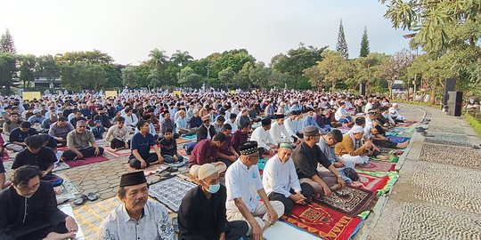Warga Muhammadiyah Padati Salat Idulfitri di Helipad Kampus UMM Malang