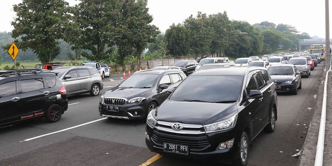 VIDEO: Cerita Mudik 2023 Muncul Sosok Bang Jago, Terabas Macet Pamer Golok