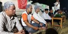 Ganjar jadi Capres PDIP, Relawan di Solo Mengecat Rambut Warna Putih & Potong Tumpeng