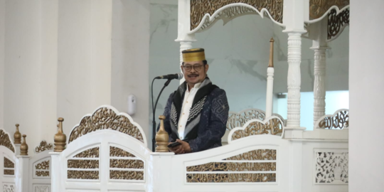 Salat Idulfitri di Gowa, Mentan Sampaikan Pesan Pentingnya Memperkuat Iman