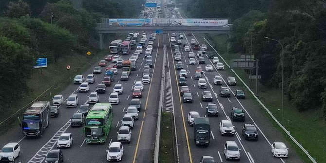 Arus Balik, One Way dari Tol Kalikangkung-Cikampek Dimulai Pukul 14.00 WIB