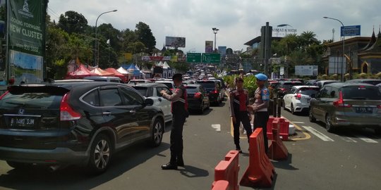 H+2 Lebaran, Jalur Puncak Dipadati Lebih dari 40. 000 Kendaraan