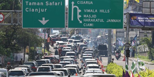 Macet di Jalur Puncak Bogor, Banyak Pengendara Menyerah dan Putar Balik