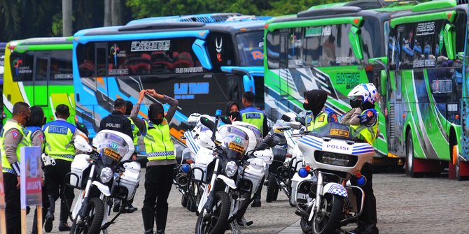 Polda Jatim Sediakan 127 Bus Gratis untuk Balik ke Jakarta