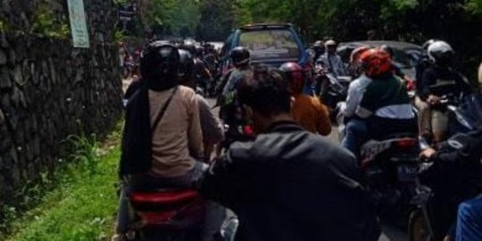 Banyak Motor Mogok di Jalur Alternatif Menuju Kawasan Puncak