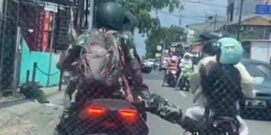 Terungkap, Ini Sosok Viral Pria Berseragam TNI Tendang Motor Ibu dan Anak