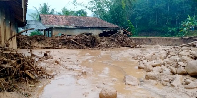 Banjir Bandang di Leuwisadeng, 700 Jiwa Terdampak