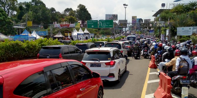 Jalur Puncak One Way Arah Jakarta, 100 Ribu Motor Melintas