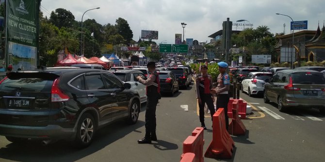 Arus Lalin Jalur Puncak Dibuka Dua Arah