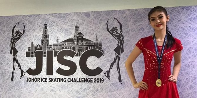 Jadi Atlet Ice Skating, ini 6 Potret Sasi Asmara Anak Anjasmara saat Unjuk Kebolehan