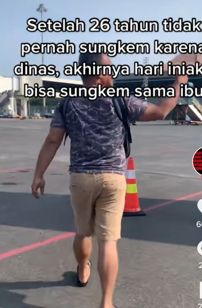 tangis haru polisi saat sungkem lebaran 26 tahun tak pernah izin cuti