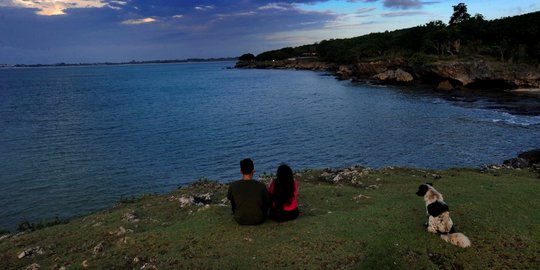 Potret Keindahan Alam Tersembunyi di Pantai Honeymoon Jimbaran