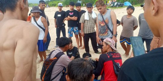 7 Wisatawan Tergulung Ombak di Pantai Selatan Garut, 2 Orang Hilang