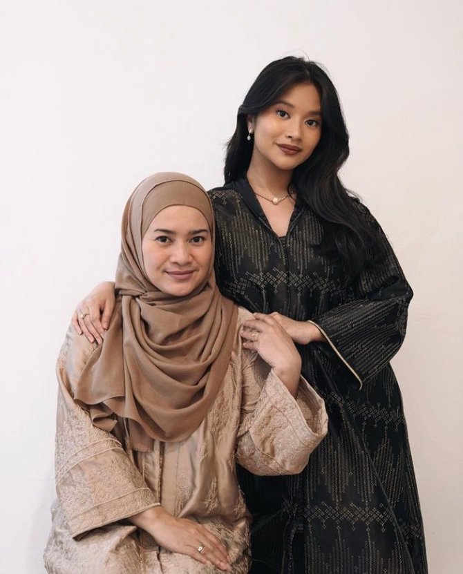 tak kalah cantik dari sang mama intip kebersamaan adira kania dan ikke nurjannah