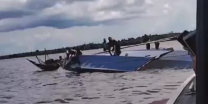 Kapal Evelyn Berpenumpang Puluhan Orang Terbalik di Riau, 5 Orang Dilaporkan Tewas