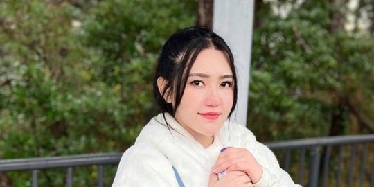 Foto Lawas Via Vallen saat Usia 3 Tahun, Netizen 'Ayu Tenan Mbak Via'