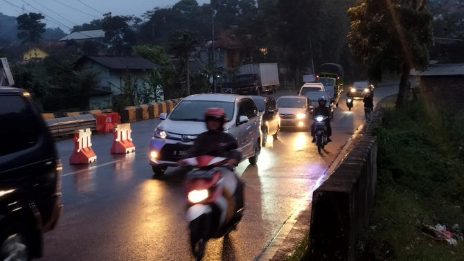 puncak mudik diprediksi besok ridwan kamil yakin lancar