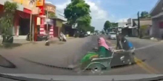 Buntut Becak Menyeberang Mendadak Tertabrak Mobil, Begini Klarifikasi Pengendara