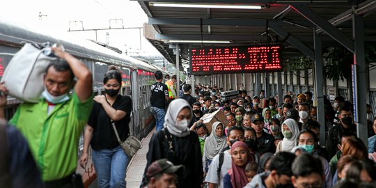 Arus Balik Lebaran, 31.000 Penumpang Masih Berangkat dari Stasiun Gambir-Pasar Senen